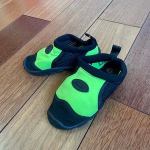 Kushies Water Shoes Size 7-8M